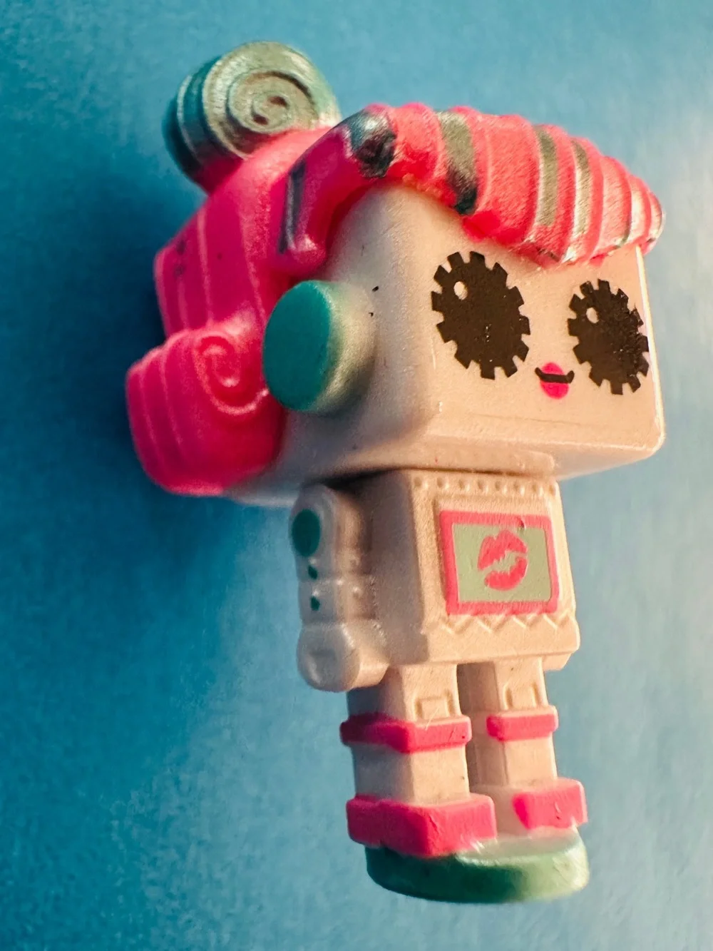 LOL Surprise Tiny Tots XOXO Kisses Pink & Teal Robot Doll Figure 1.25”